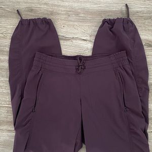ATHLETA Women's Plum Casual Jogger Pants, Drawstring Leg, size 4P
